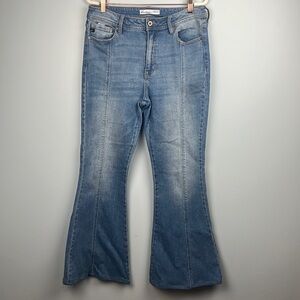 KanCan size 29 flare leg retro style women’s jeans